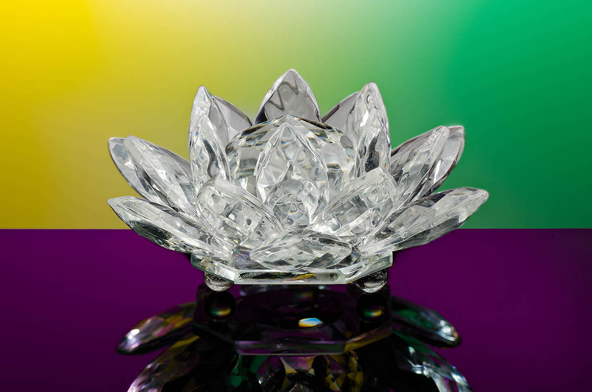 צילום מוצר זכוכית עם ג'לים צבעוניים