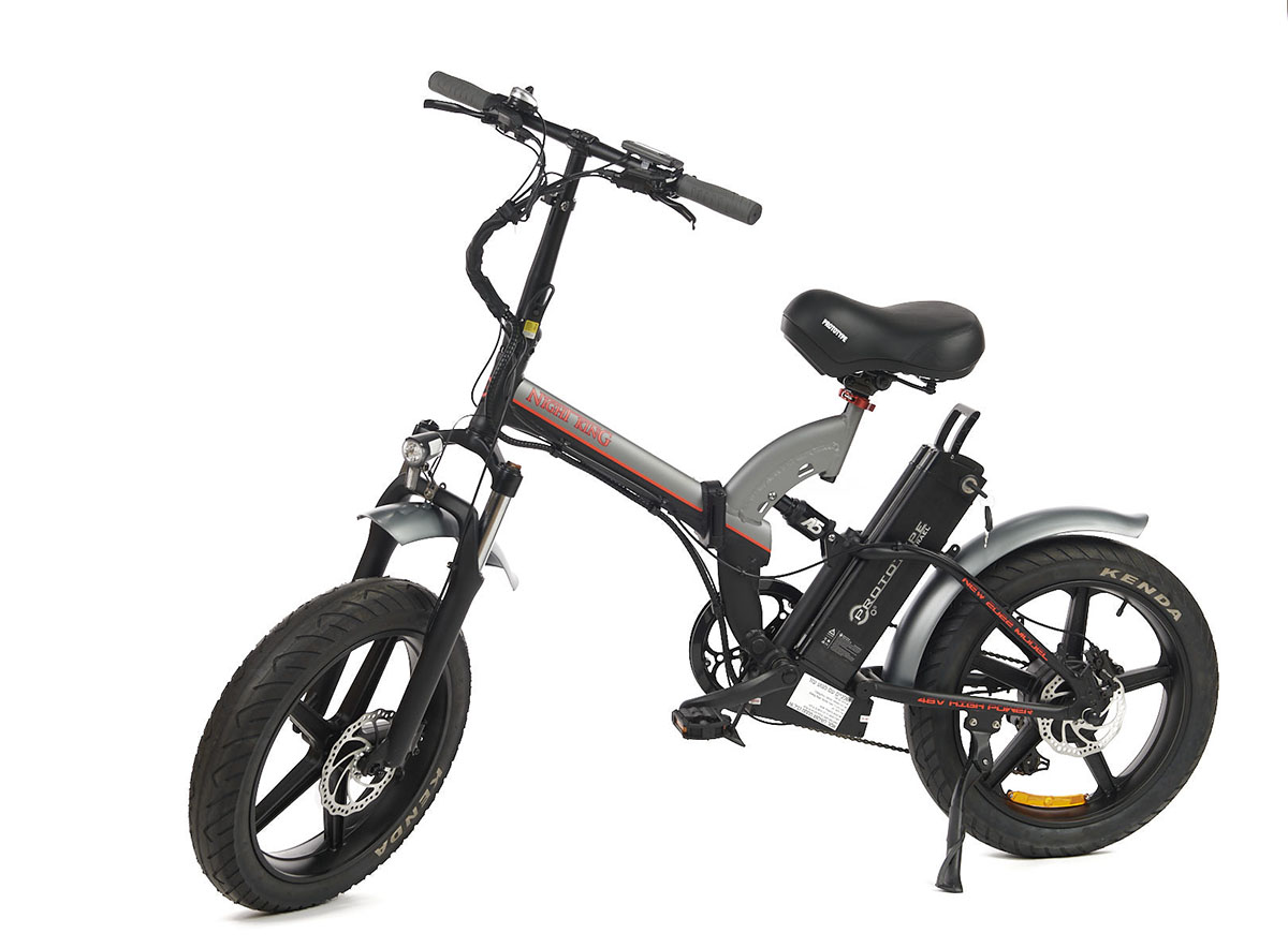 צילום מוצרי חשמל על רקע לבן