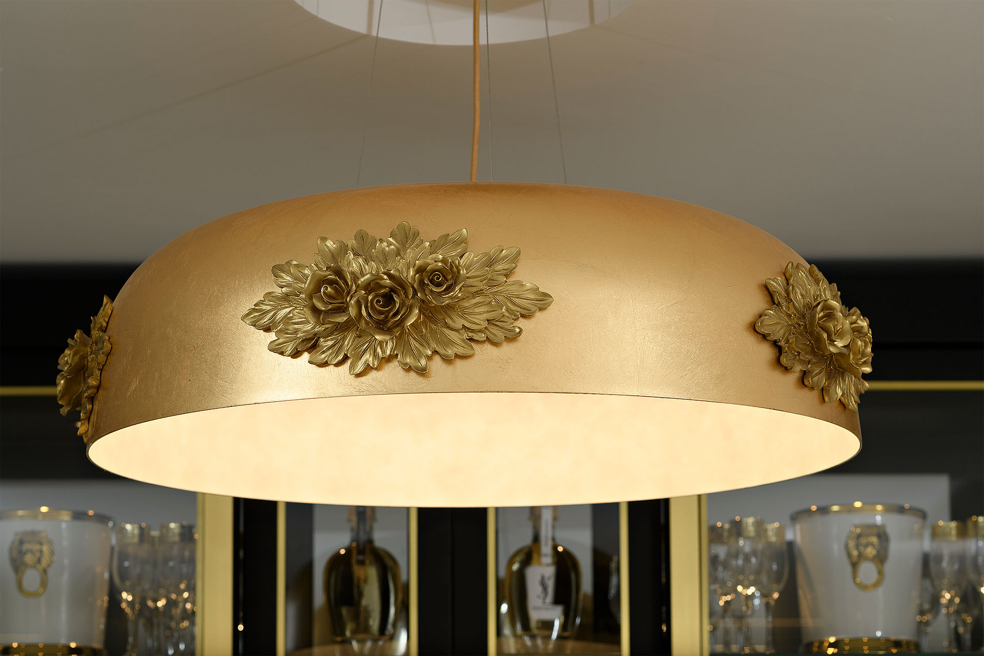 צילום גוף תאורה בדירה