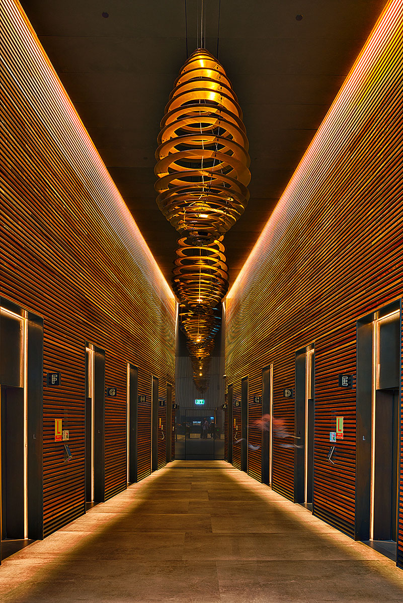 צילום גוף תאורה בלובי של מעליות 