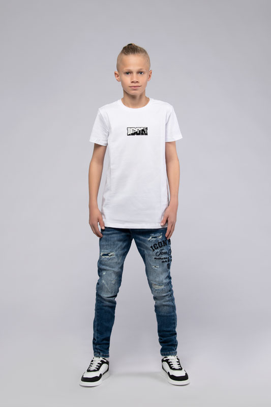 צילום בגדים על דוגמן