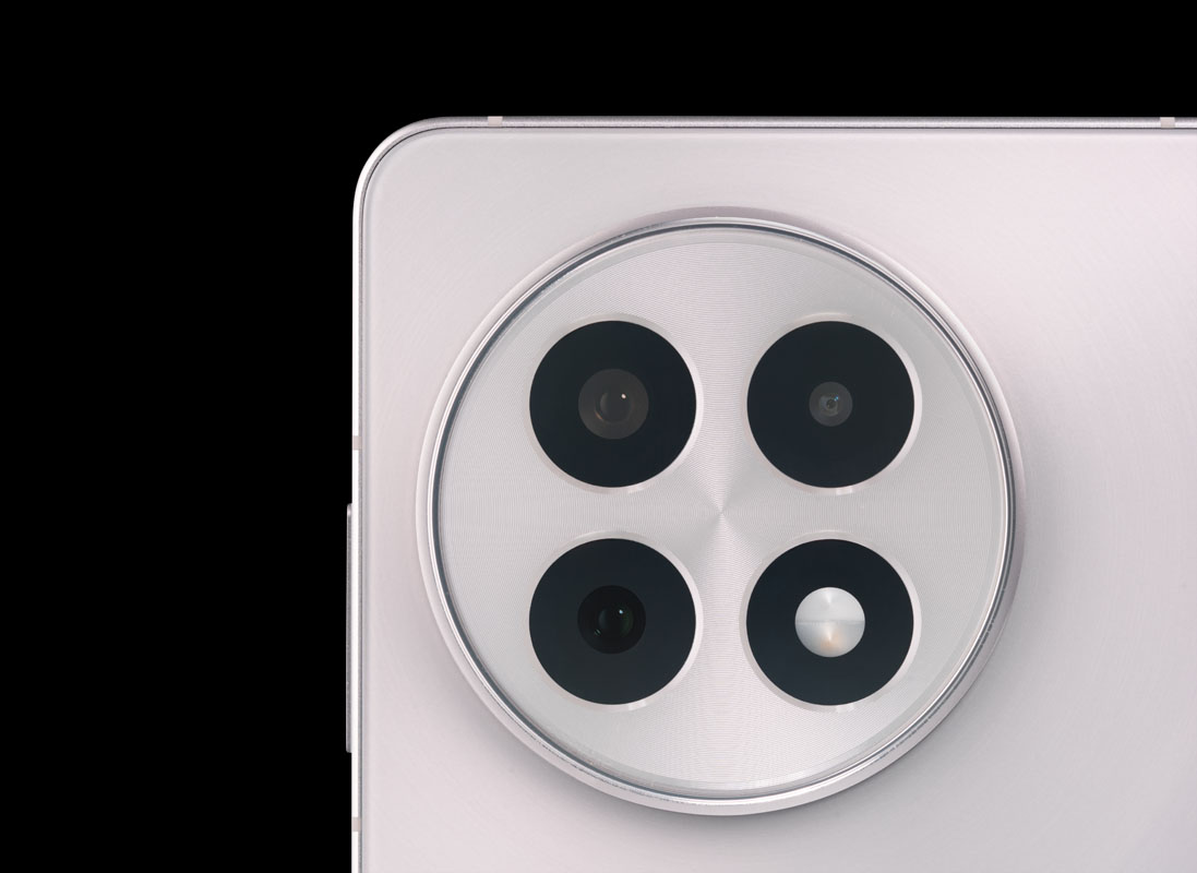 צילום גב אחורי של טלפון נייד עם מצלמות