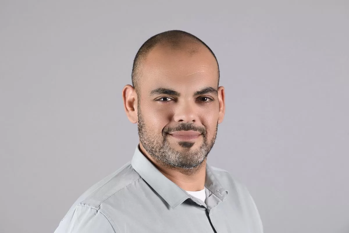 צילום תמונת פרופיל - אפור על אפור