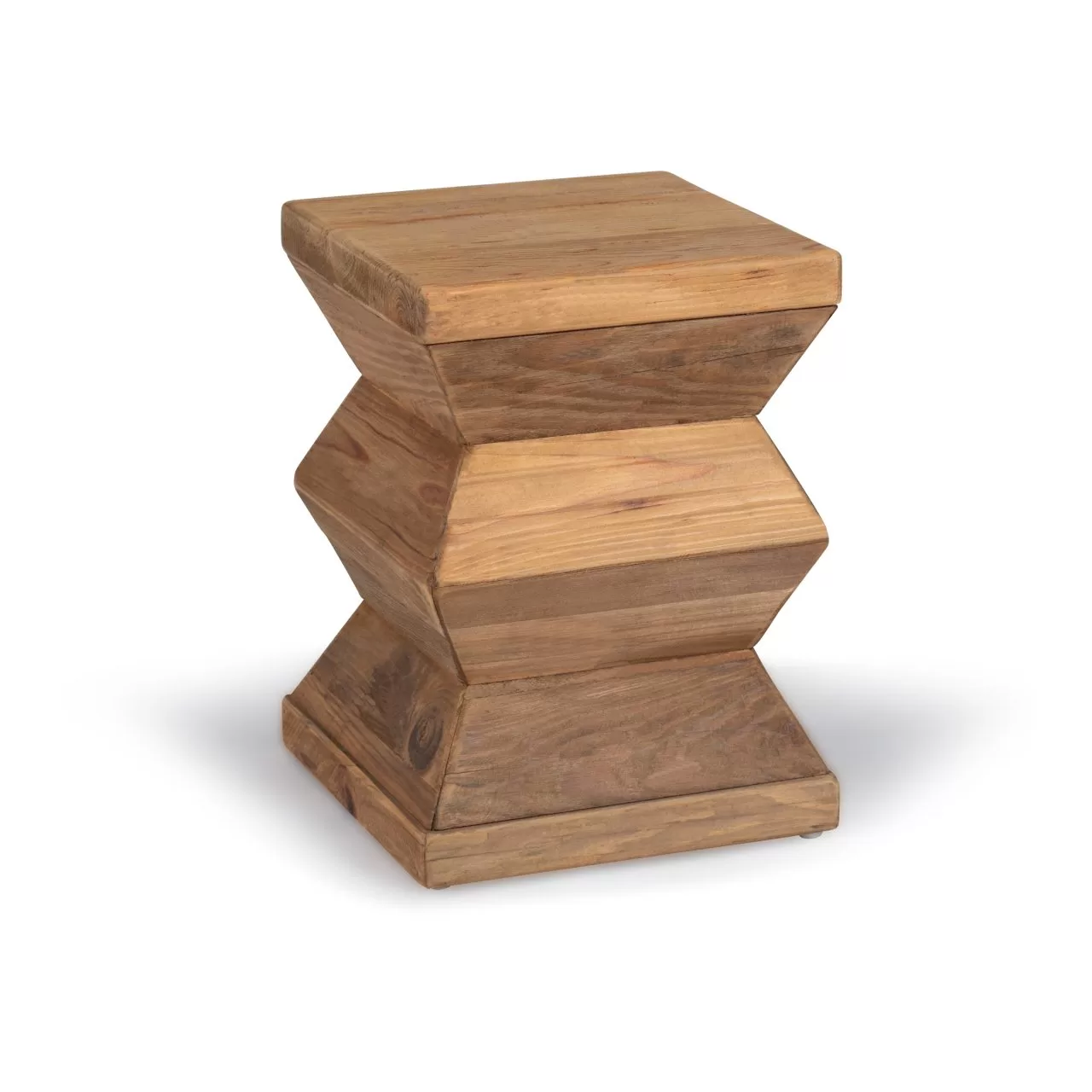 צילום מעמד מעץ על רקע לבן מצולם עם סטודיו לצילום נייד