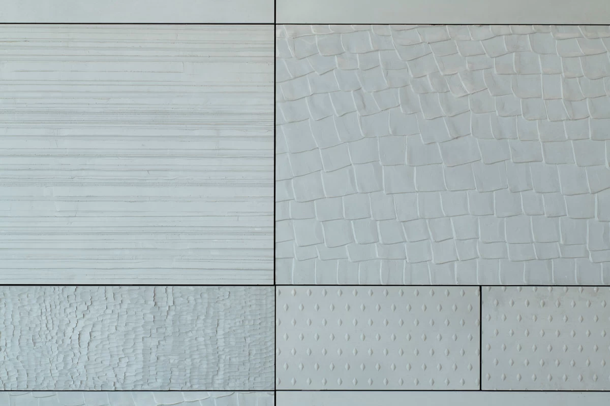 צילום קיר של אריחים כקומפוזיציה 