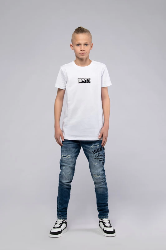 צילום בגדים על דוגמן